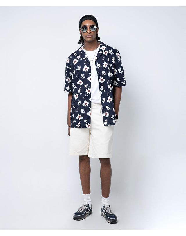 스트라이크 워시드 플리츠 레거시 치노 쇼츠 Washed Pleat Legacy Chino Shorts (IVORY) 착용컷