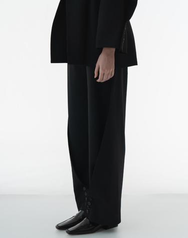 Folding detailed trouser
