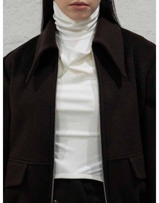 비스킷샵 Turtle neck long sleeved T-shirt 착용컷
