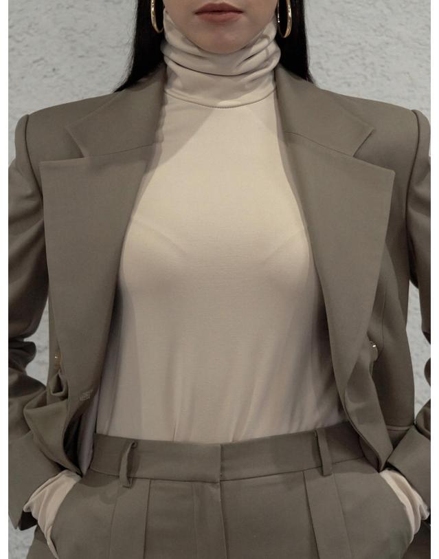 비스킷샵 Turtle neck long sleeved T-shirt 착용컷