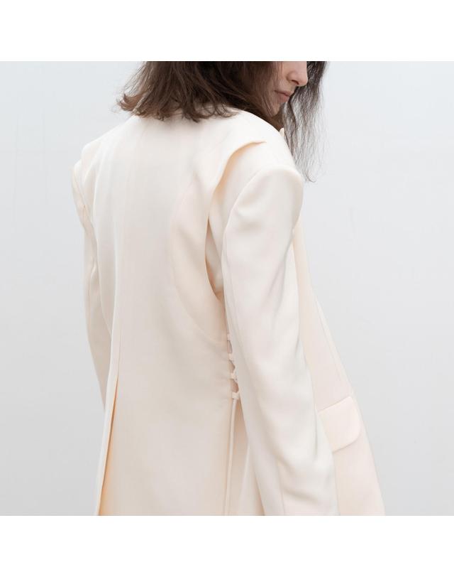 비스킷샵 String detailed oversized jacket 착용컷