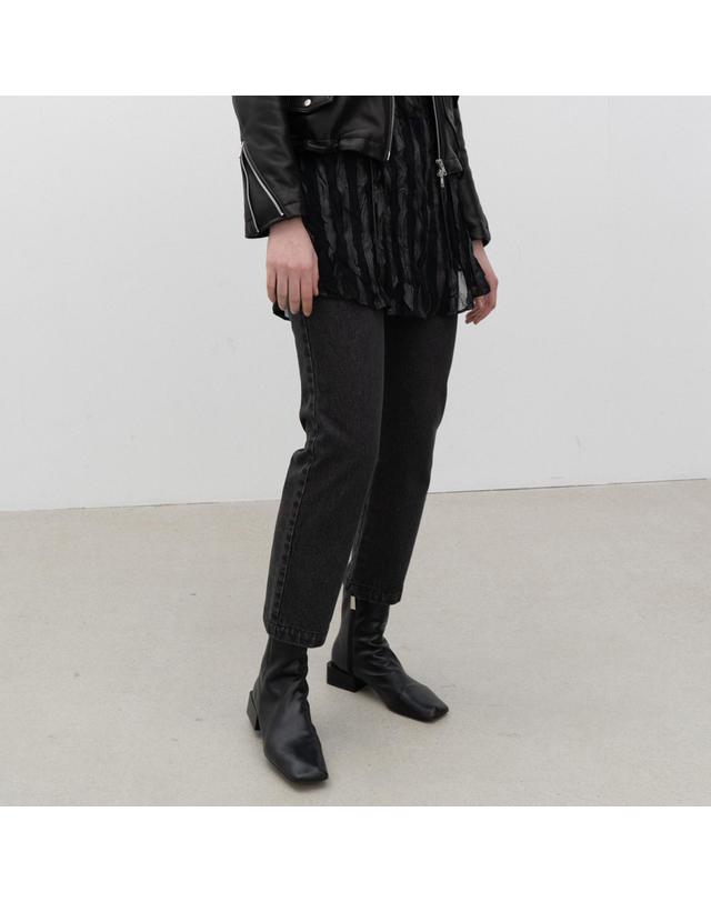비스킷샵 Slim straight washed denim pants 착용컷