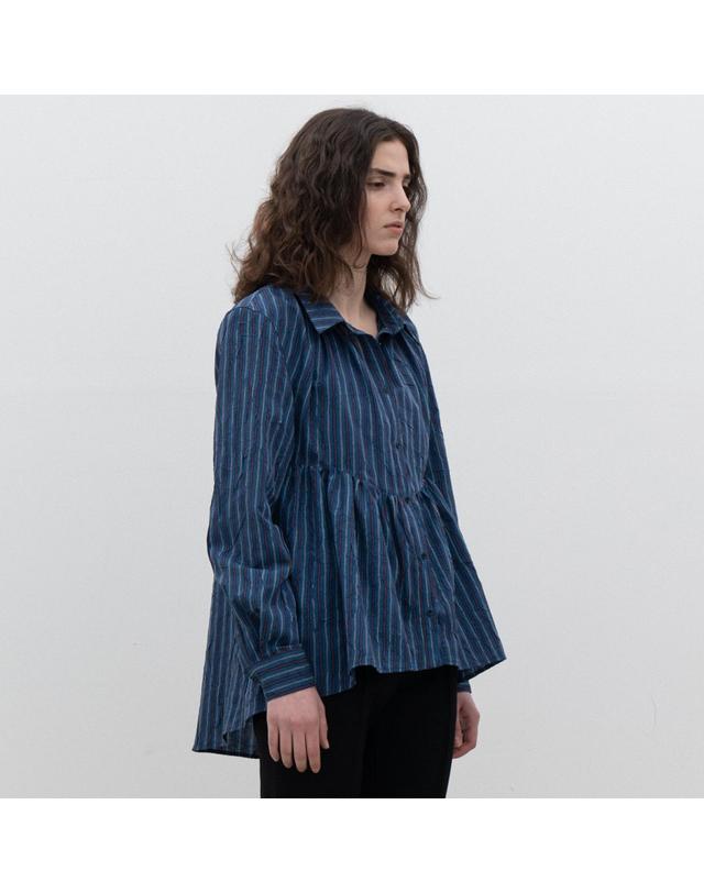 비스킷샵 Wrinkled stripe shirt 착용컷