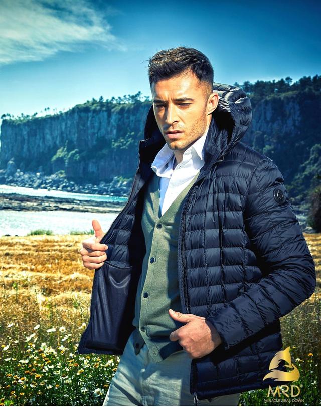 미라클리얼다운 미라클리얼다운 MRD 몽블랑 UL PFCs Free 환경인증 초내구발수 초경량 남성골프패딩 숏패딩 구스다운 700필파워 후드탈부착 2종 택1 착용컷