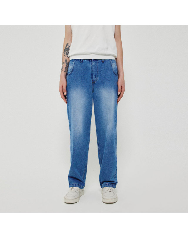 씨오큐 BRUSHED REGULAR DENIM PANTS_BLUE 착용컷