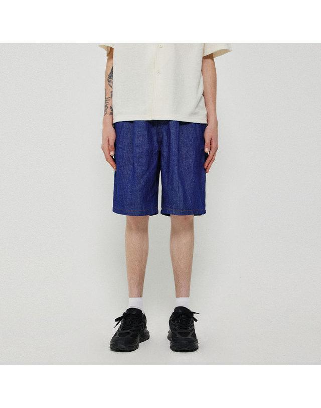 씨오큐 PLEATS LINEN DENIM SHORTS_BLUE 착용컷