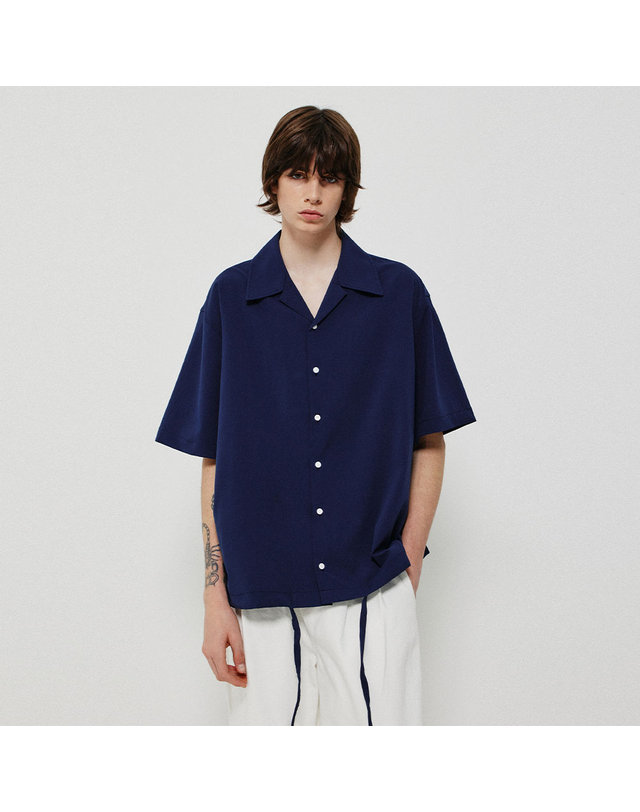 씨오큐 OPEN COLLAR STRING SHIRT_NAVY 착용컷