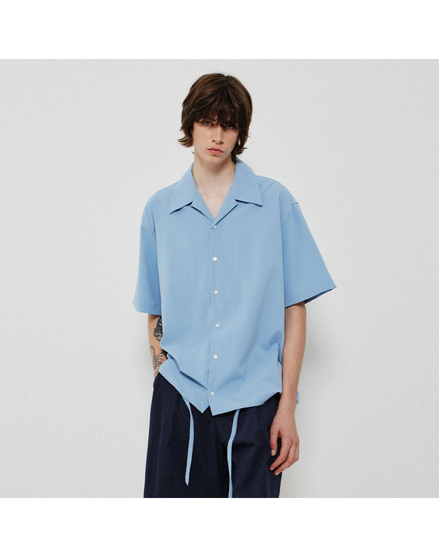 씨오큐 OPEN COLLAR STRING SHIRT_LIGHT BLUE 착용컷