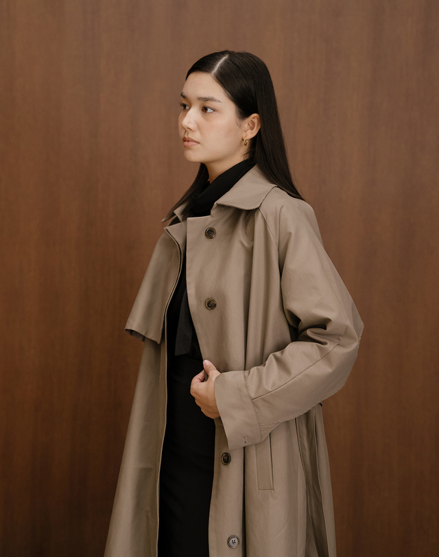 유니스 Multi Flap Trench Coat 착용컷