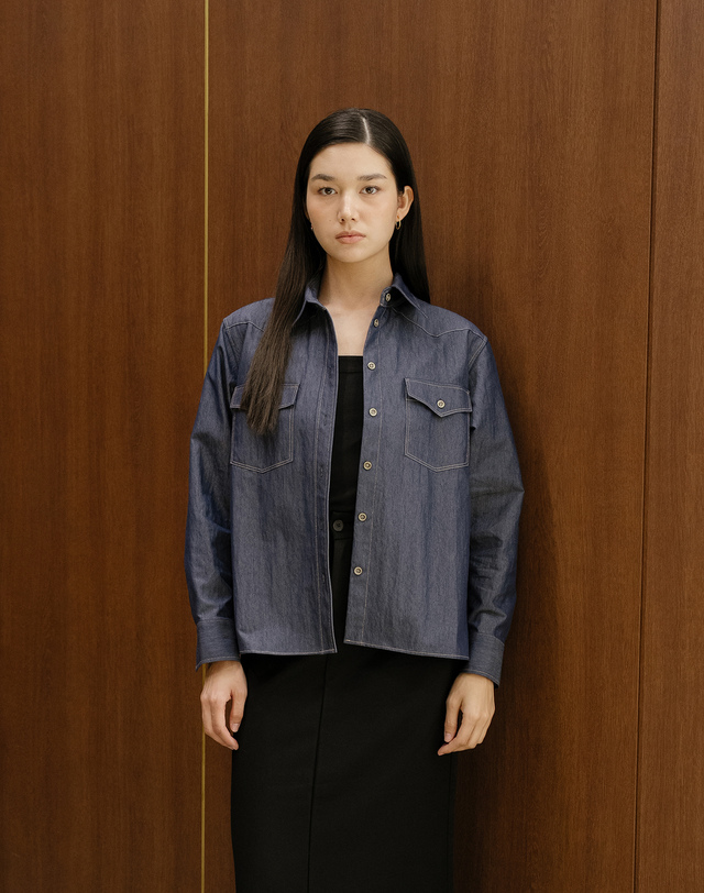 유니스 Deep Blue Denim Shirt 착용컷