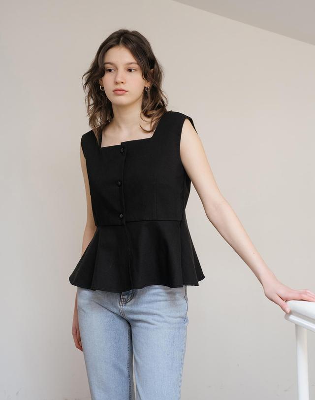 유니스 Black Flare Peplum Blouse 착용컷