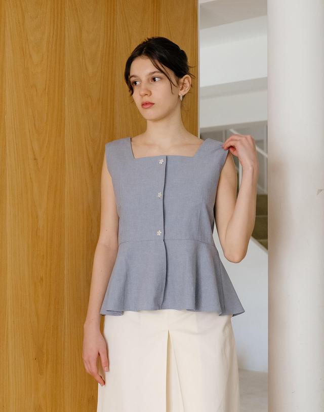 유니스 Blue Flare Peplum Blouse 착용컷