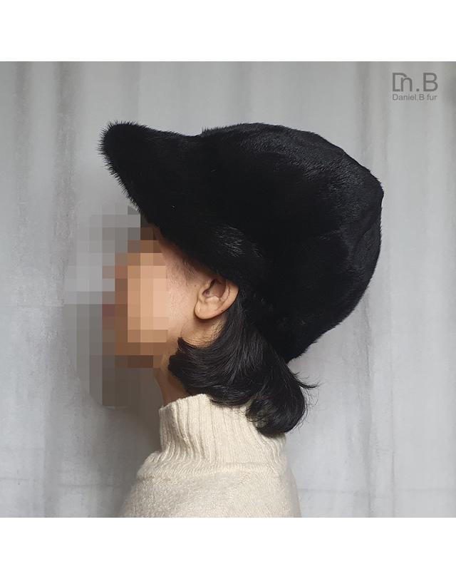 디앤비모피 디앤비퍼 밍크 풀스킨 버킷햇 중년 여성 모자(DF1417HA) 블랙 착용컷