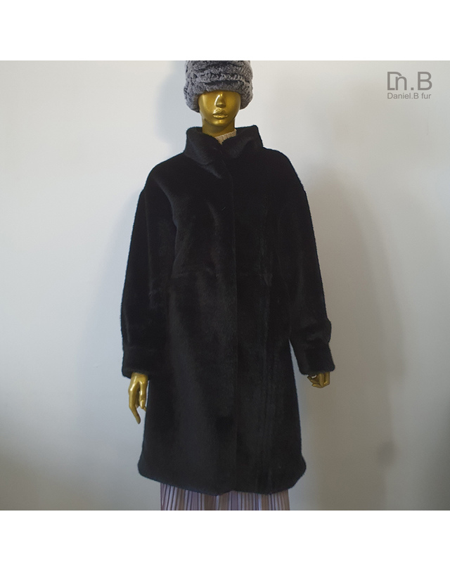 디앤비모피 디앤비퍼 프리미엄 에코퍼 트렌치 롱 코트(DO1420CO) 착용컷