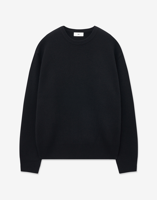 티엔지티 Cashmere Blended Round-neck Sweater (Black) 블랙 착용컷