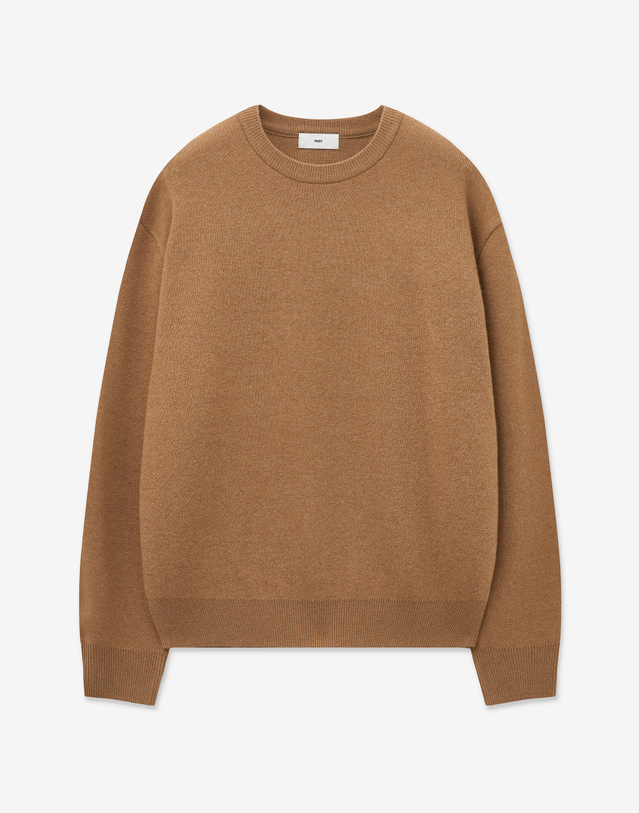 티엔지티 Cashmere Blended Round-neck Sweater (Camel) 캐멀 착용컷