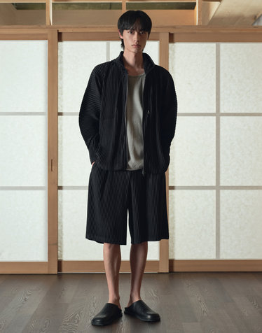 Yoyogi Pleats Shorts (Black)