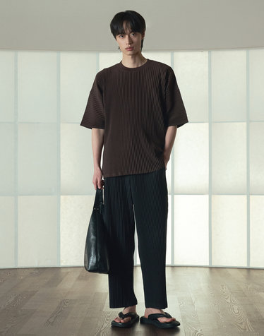 Yoyogi Pleats Tapered-Fit Pants (Black)