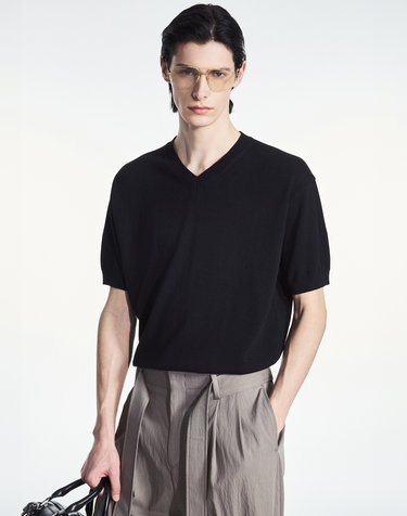 V-Neck Knit (Black)