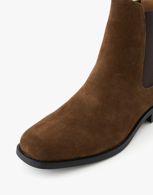 티엔지티 [RMMV X TNGT] Semi-Square Toe Suede Chelsea Boots (Brown) 브라운 착용컷