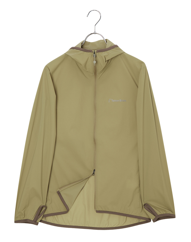 티톤 브로스 [초경량]여성 Wind River Hoody 진한 베이지 착용컷