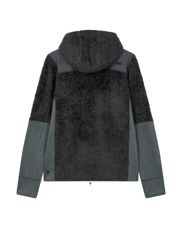 티톤 브로스 OCTA Highloft Tec Hoody 차콜 그레이 착용컷