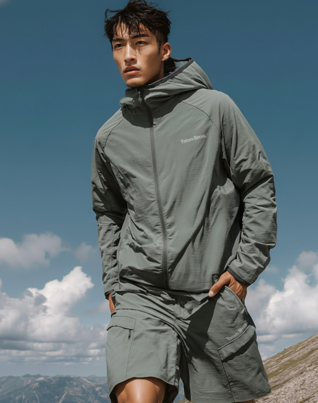 티톤 브로스 Air Grid Hood Zip up 밝은 카키 착용컷
