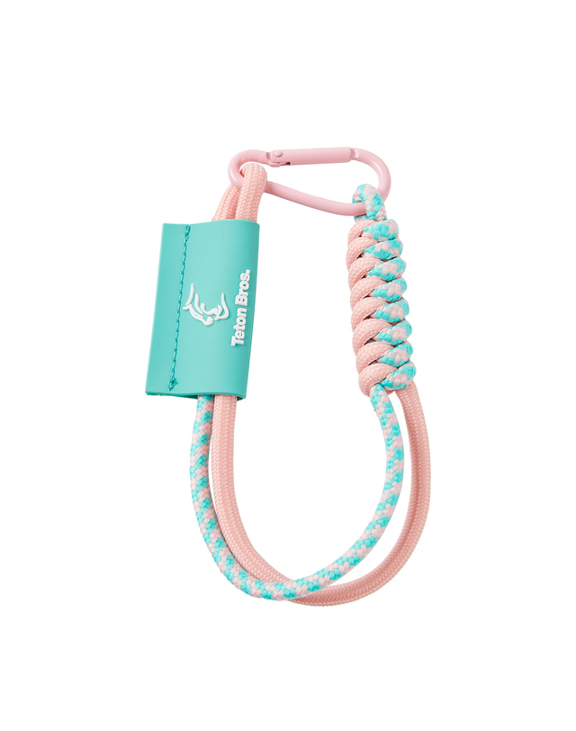 티톤 브로스 LOOPIE KEYRING 핑크 착용컷