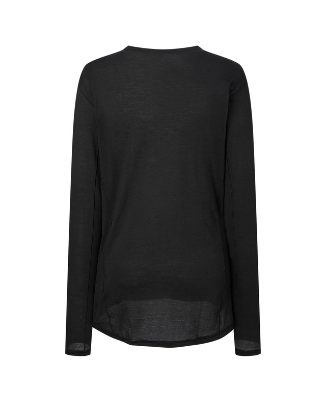 티톤 브로스 여성 Axio Lite L/S 블랙 착용컷