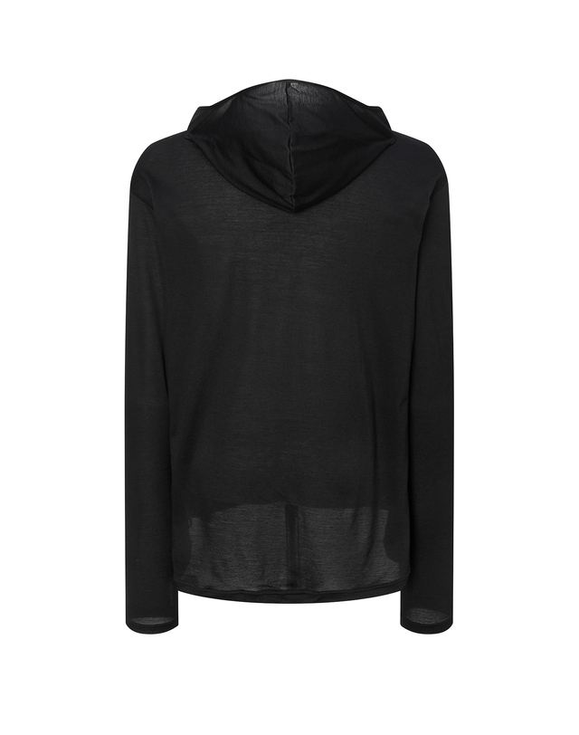 티톤 브로스 Axio Lite Hoody 블랙 착용컷