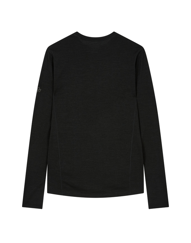 티톤 브로스 여성 Axio 3D L/S 블랙 착용컷