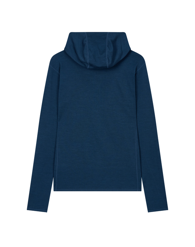 티톤 브로스 Axio 3D Hoody 밝은 네이비 착용컷