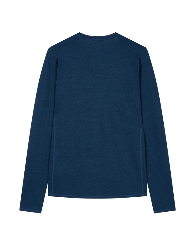 티톤 브로스 Axio 3D L/S 밝은 네이비 착용컷
