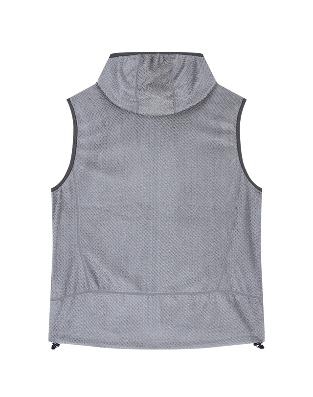 티톤 브로스 Octa Breath Vest 밝은 그레이 착용컷