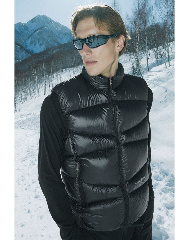티톤 브로스 Alive Spirium Vest 블랙 착용컷