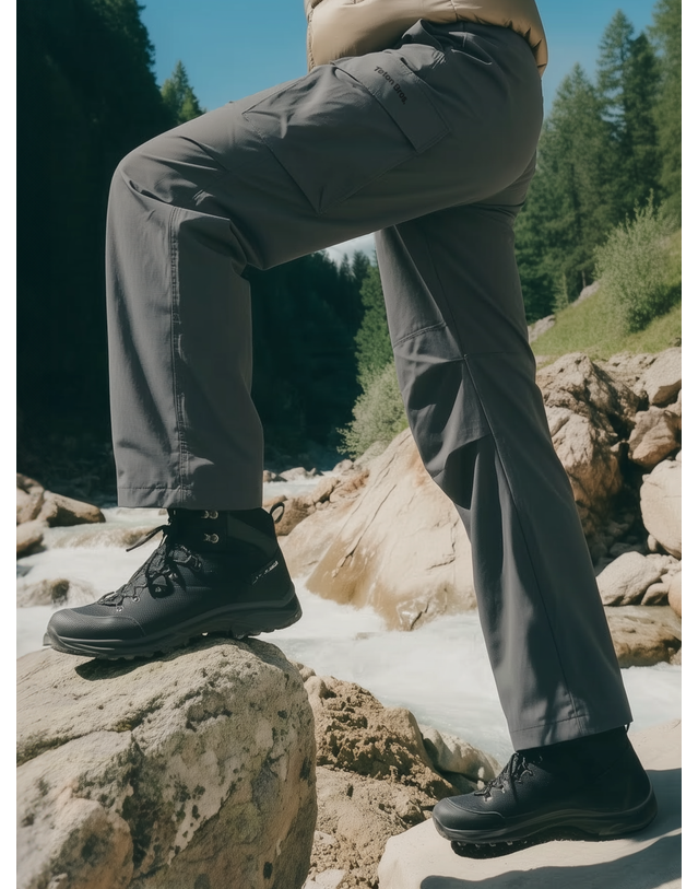 티톤 브로스 여성 ROM Tech Parachute Pants 차콜 그레이 착용컷