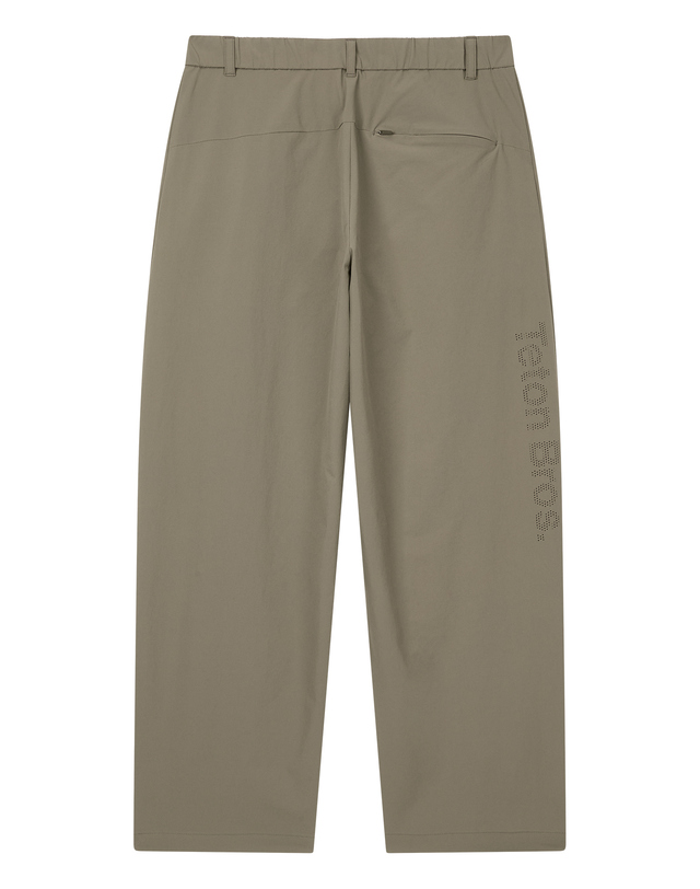 티톤 브로스 Form Pants 카키 착용컷
