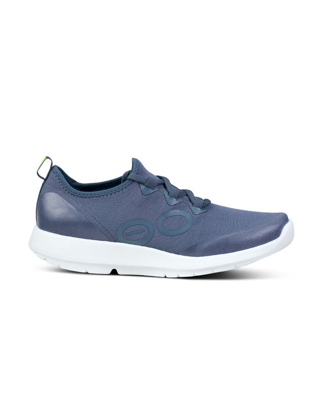 우포스 [공식수입][OOmg Sport Lace] 블루 여성 운동화 착용컷