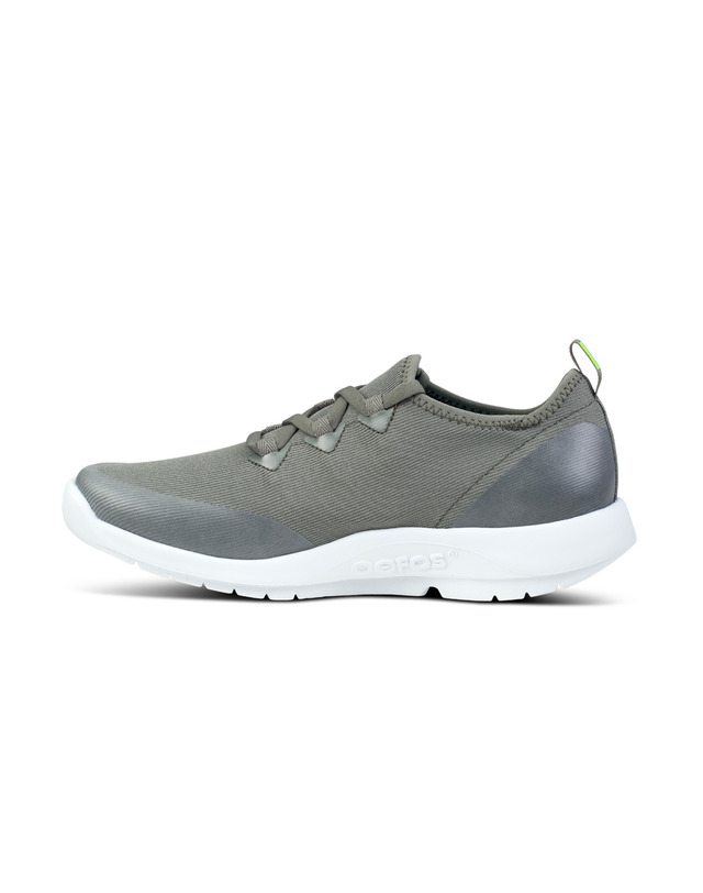 우포스 [공식수입][OOmg Sport Lace] 초록 여성 운동화 착용컷