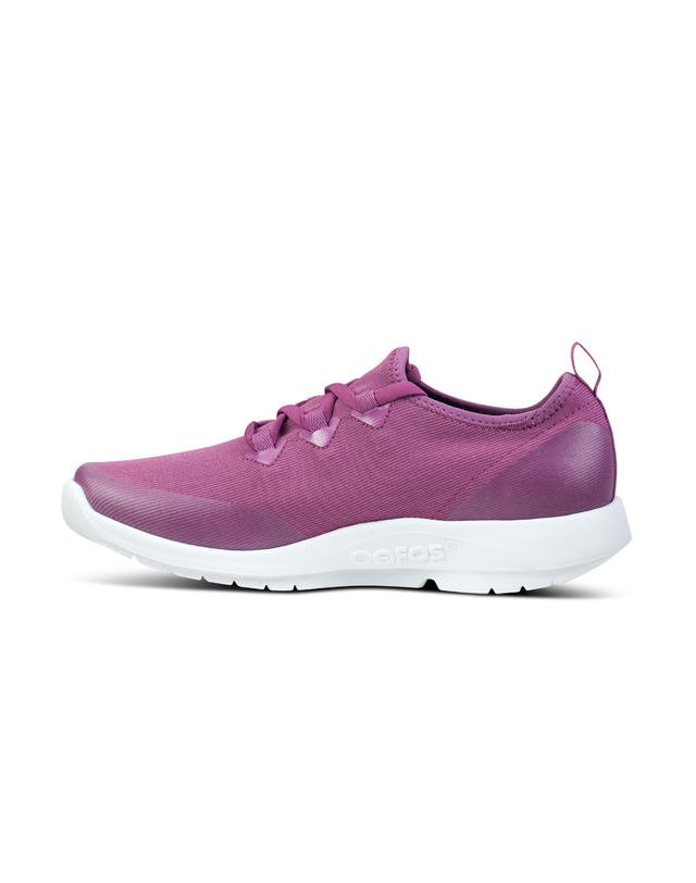 우포스 [공식수입][OOmg Sport Lace] 퍼플 여성 운동화 착용컷