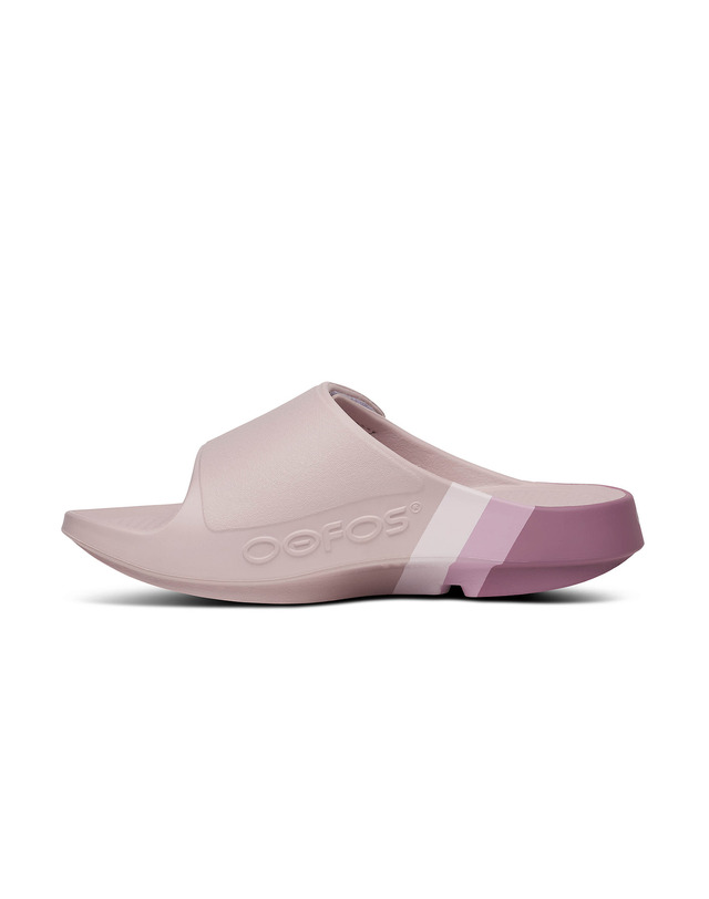 우포스 [250/270size][공식수입][OOahh Sport Flex] 밝은 핑크 남여공용 슬라이드 착용컷