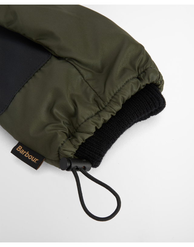 바버 남성 그린 Harker Waterproof 장갑 진한 연두 착용컷