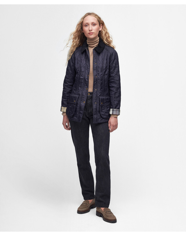 바버 여성 네이비 Beadnell Polarquilt 퀼팅 자켓 착용컷
