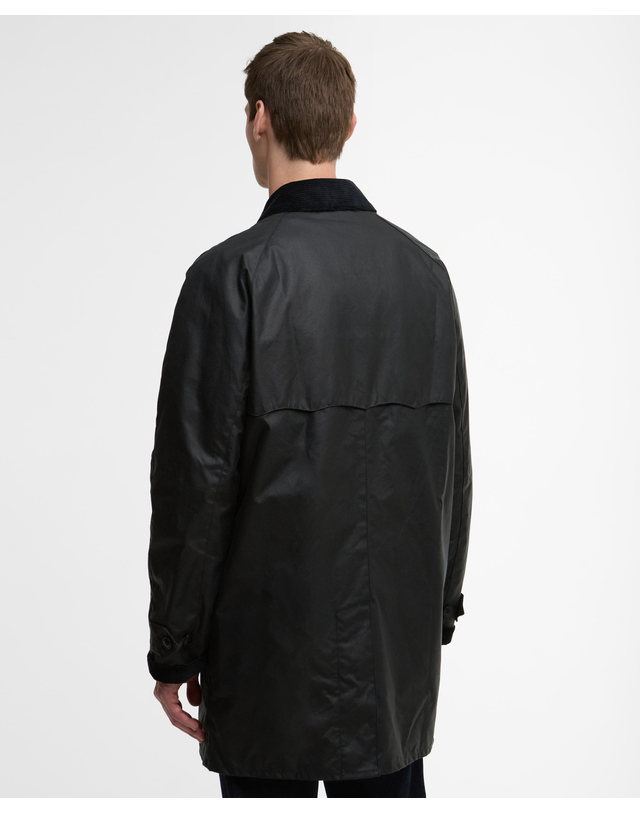 바버 [Barbour x Baracuta] 남성 네이비 Tyne 왁스 코트 착용컷