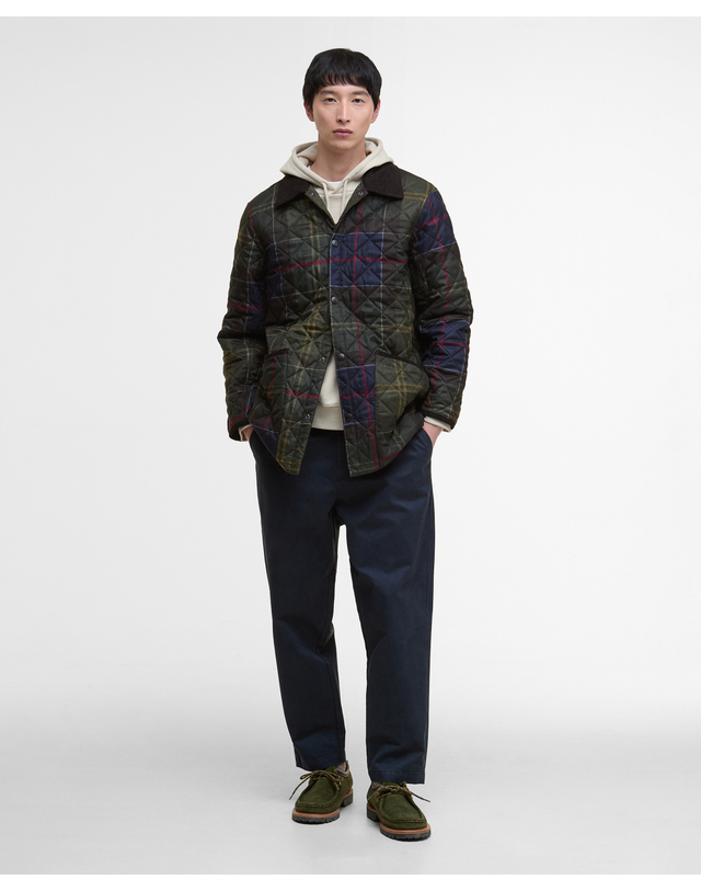 바버 남성 클래식 타탄 Liddesdale 퀼팅자켓 MULTI COLOR 착용컷