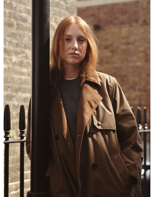 바버 [Barbour x Margaret Howell] 여성 베이지 DB 왁스 트렌치 코트 진한 베이지 상세