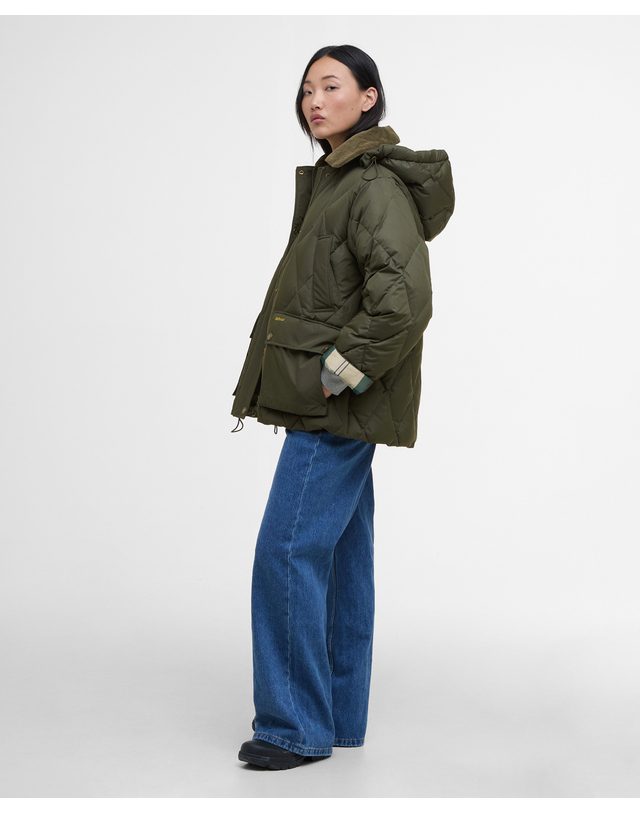 바버 여성 올리브 Yasmin 덕 다운 푸퍼 자켓 초록 착용컷
