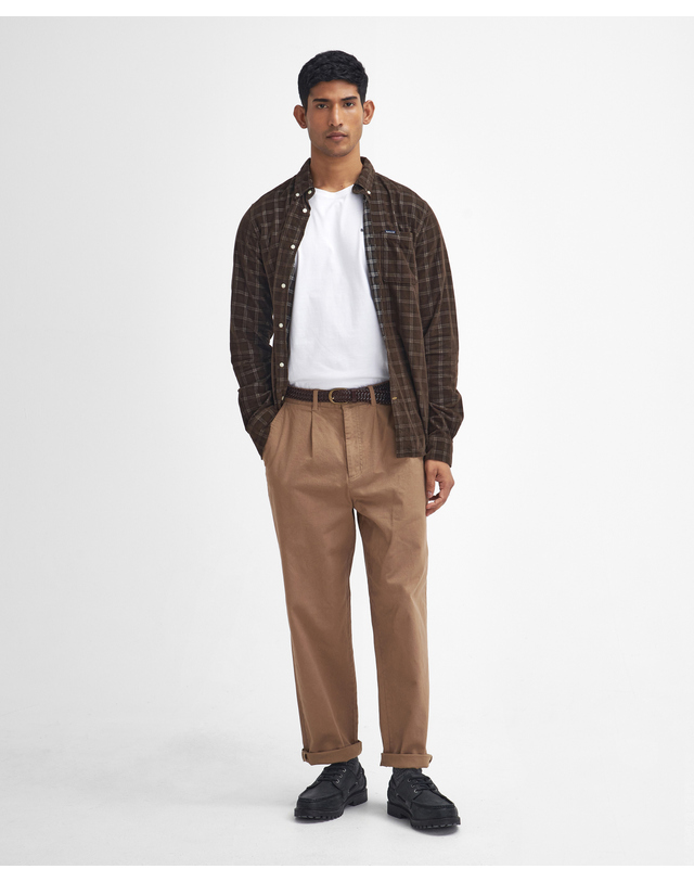 바버 남성 아이보리 Washed Stretch Twill Relaxed 팬츠 밝은 베이지 착용컷