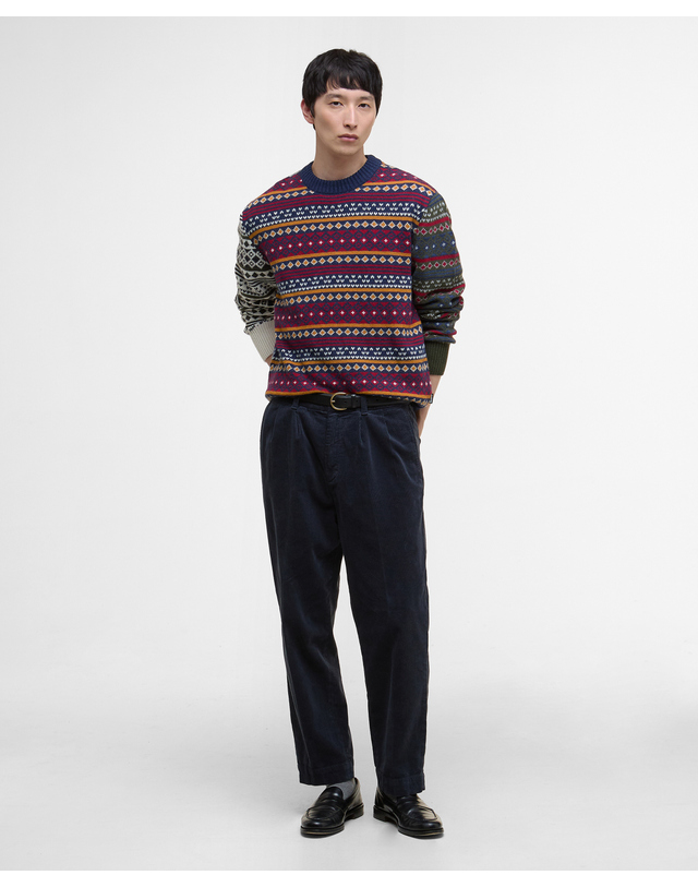 바버 남성 네이비 Patchwork Fair Isle 크루넥 스웨터 착용컷