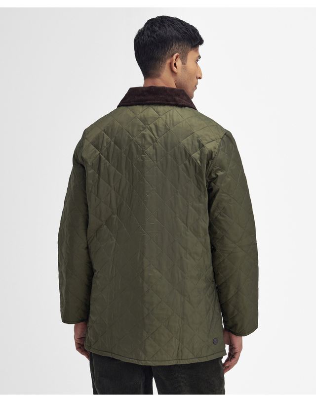 바버 남성 올리브 Heritage Liddesdale 퀼팅 자켓 진한 연두 착용컷